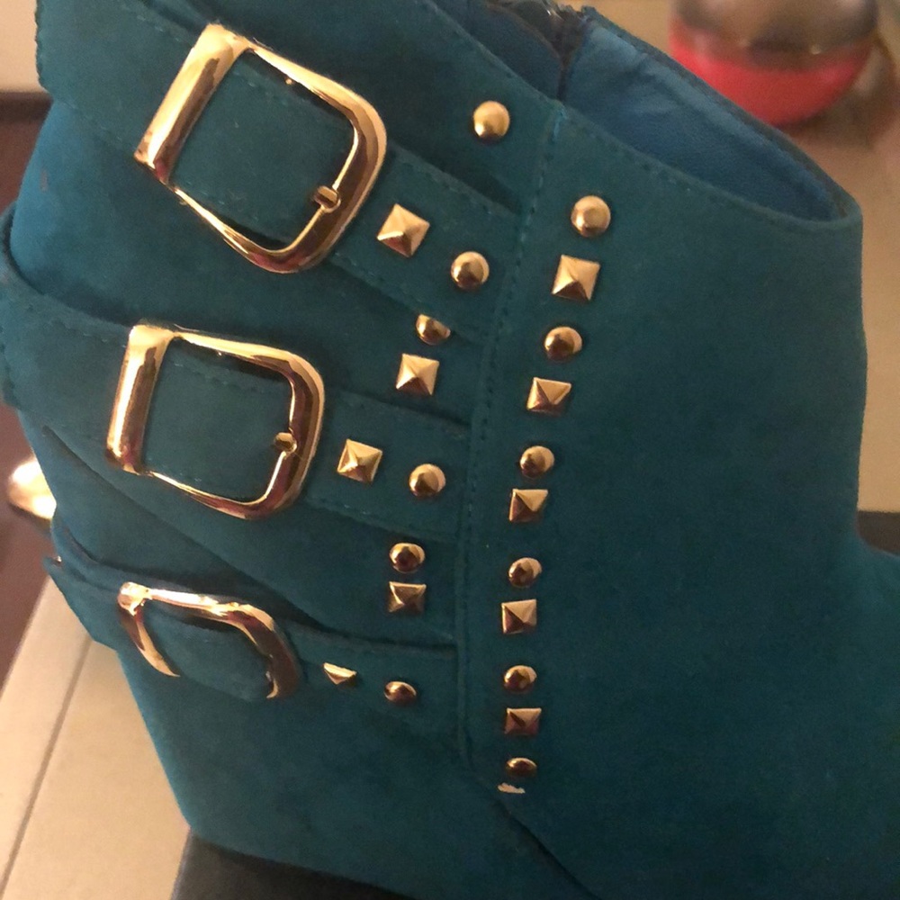 Gorgeous Booties - Picture 6 of 7